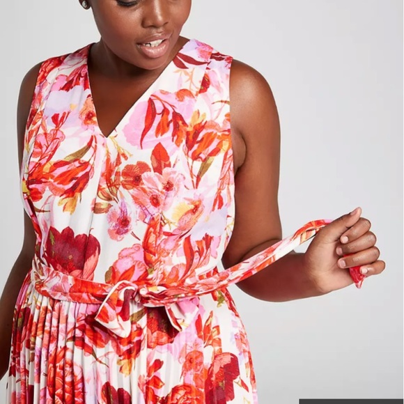 Floral Pleated Fit & Flare Dress - Picture 3 of 3